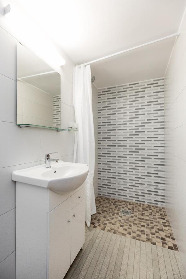 Minimalist Styled Tiny Ap @New York Cafe Appartement Boedapest Buitenkant foto