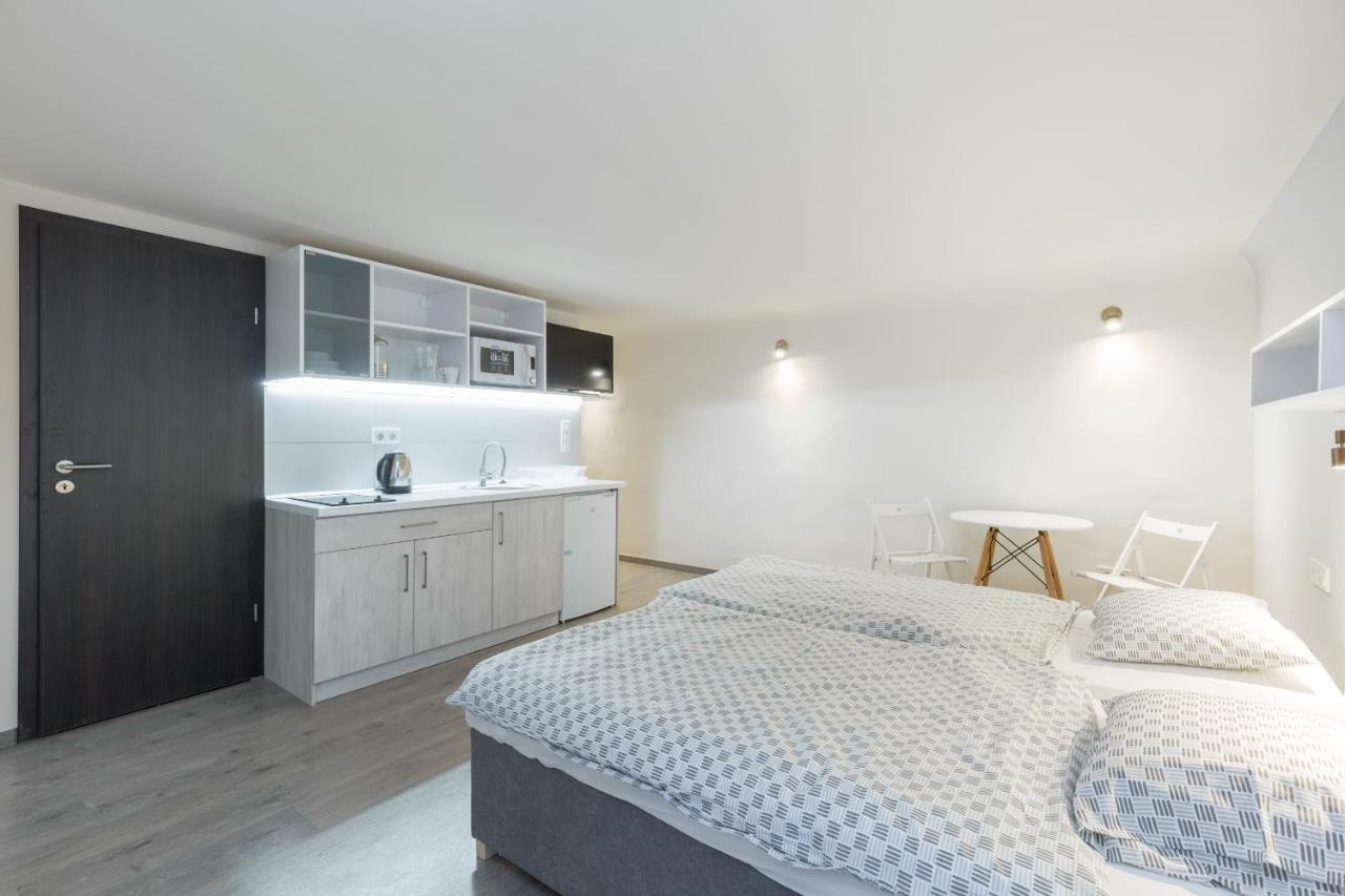 Minimalist Styled Tiny Ap @New York Cafe Appartement Boedapest Buitenkant foto